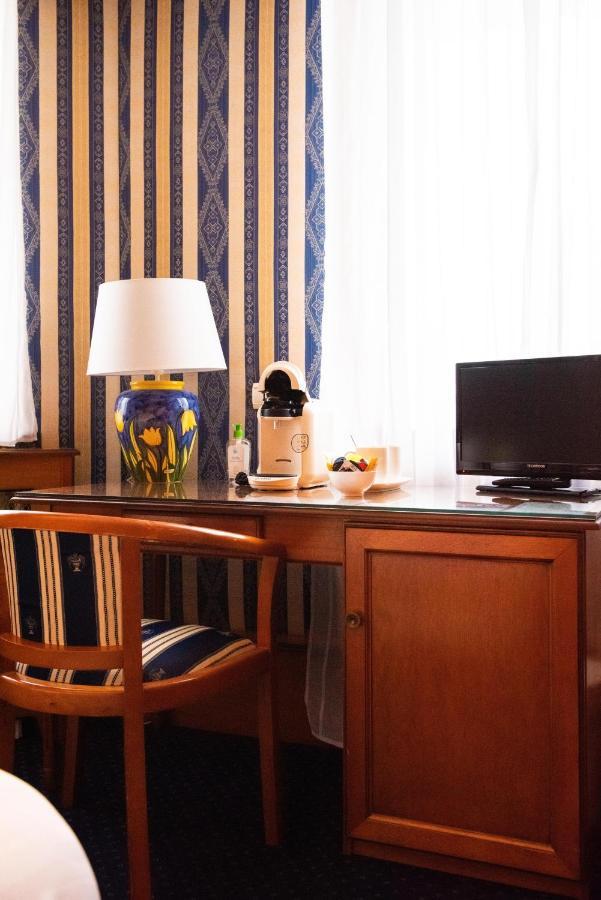 Hotel Jolly Roger Dunkirk ภายนอก รูปภาพ